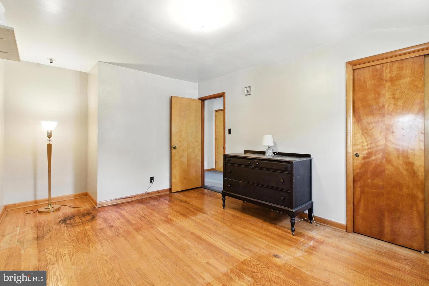 415 S 4th St
