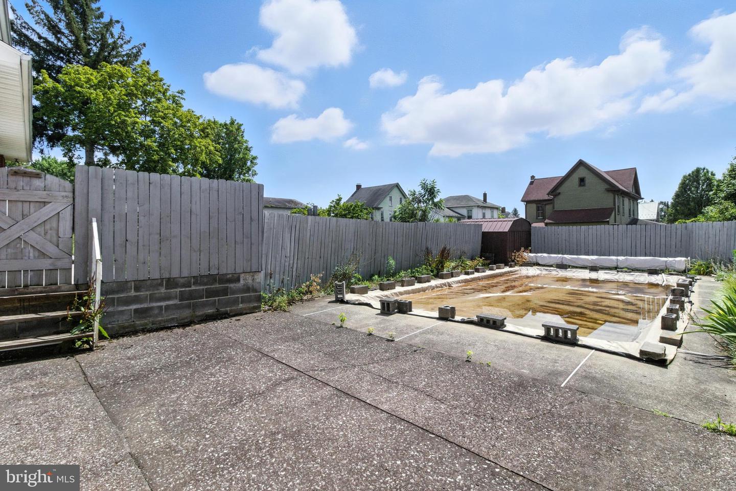 415 S 4th St