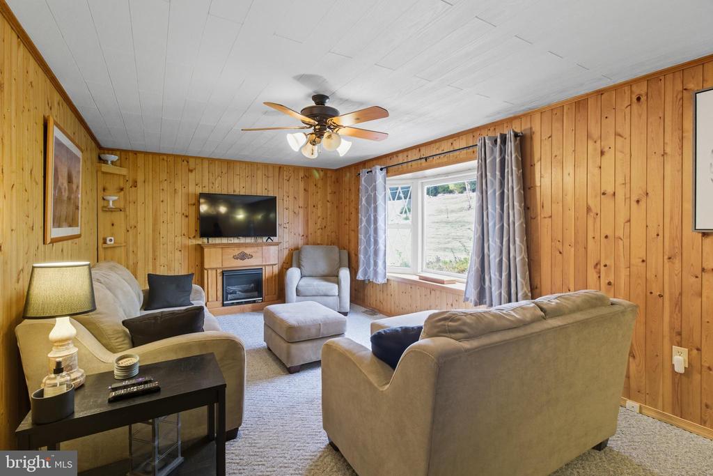 1532 CLARENCE ROAD