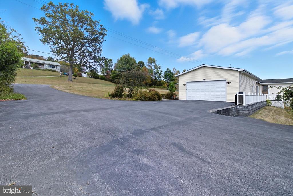 1532 CLARENCE ROAD