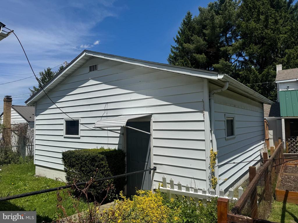 210 N 11TH STREET