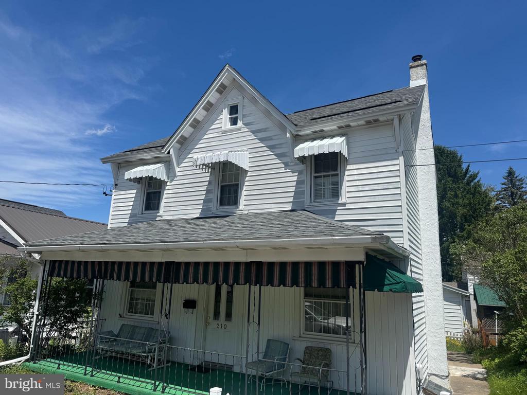 210 N 11TH STREET