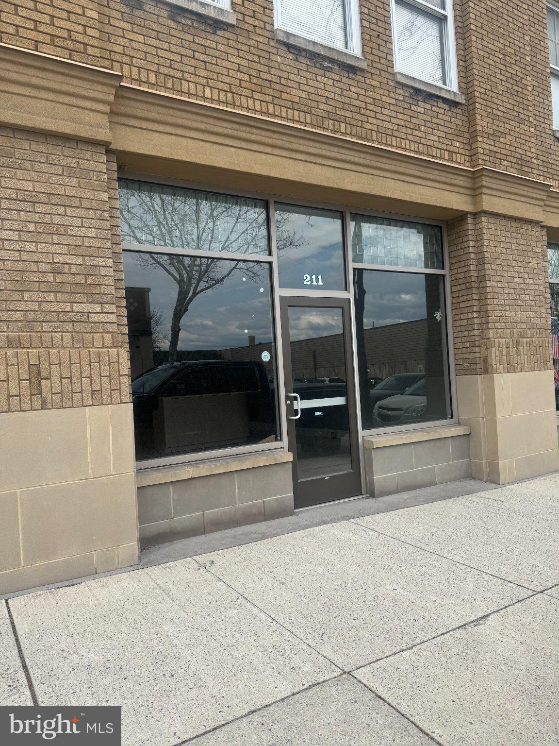 211 N FRONT STREET