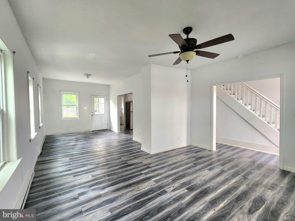 137 RAILROAD STREET