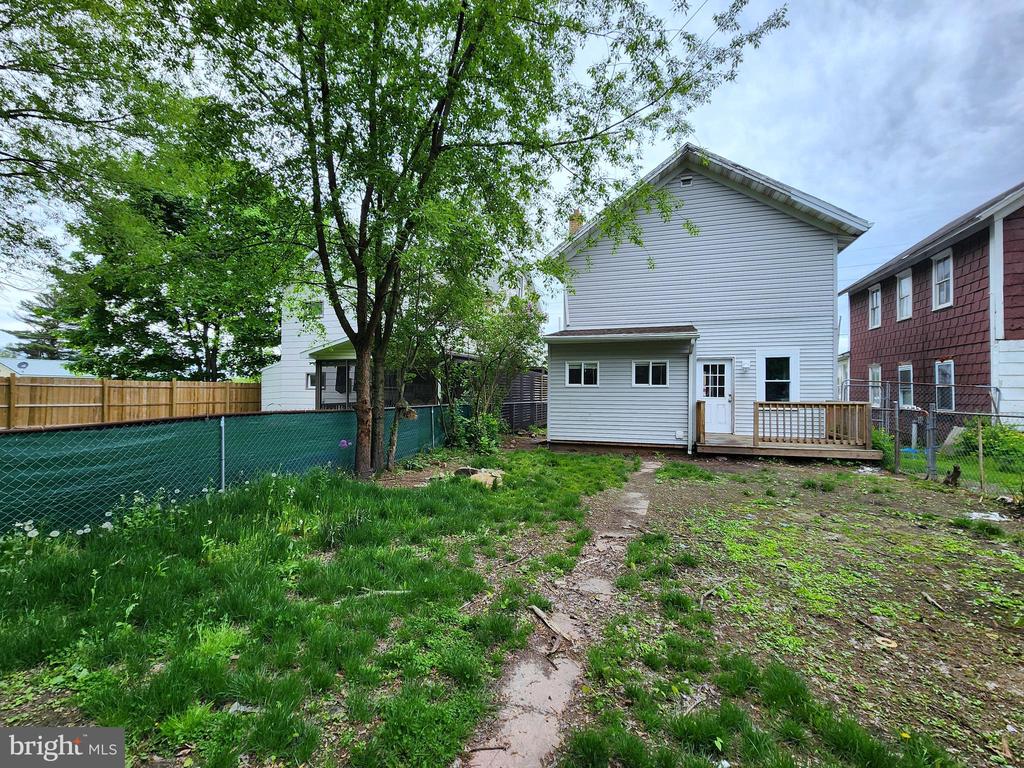 137 RAILROAD STREET