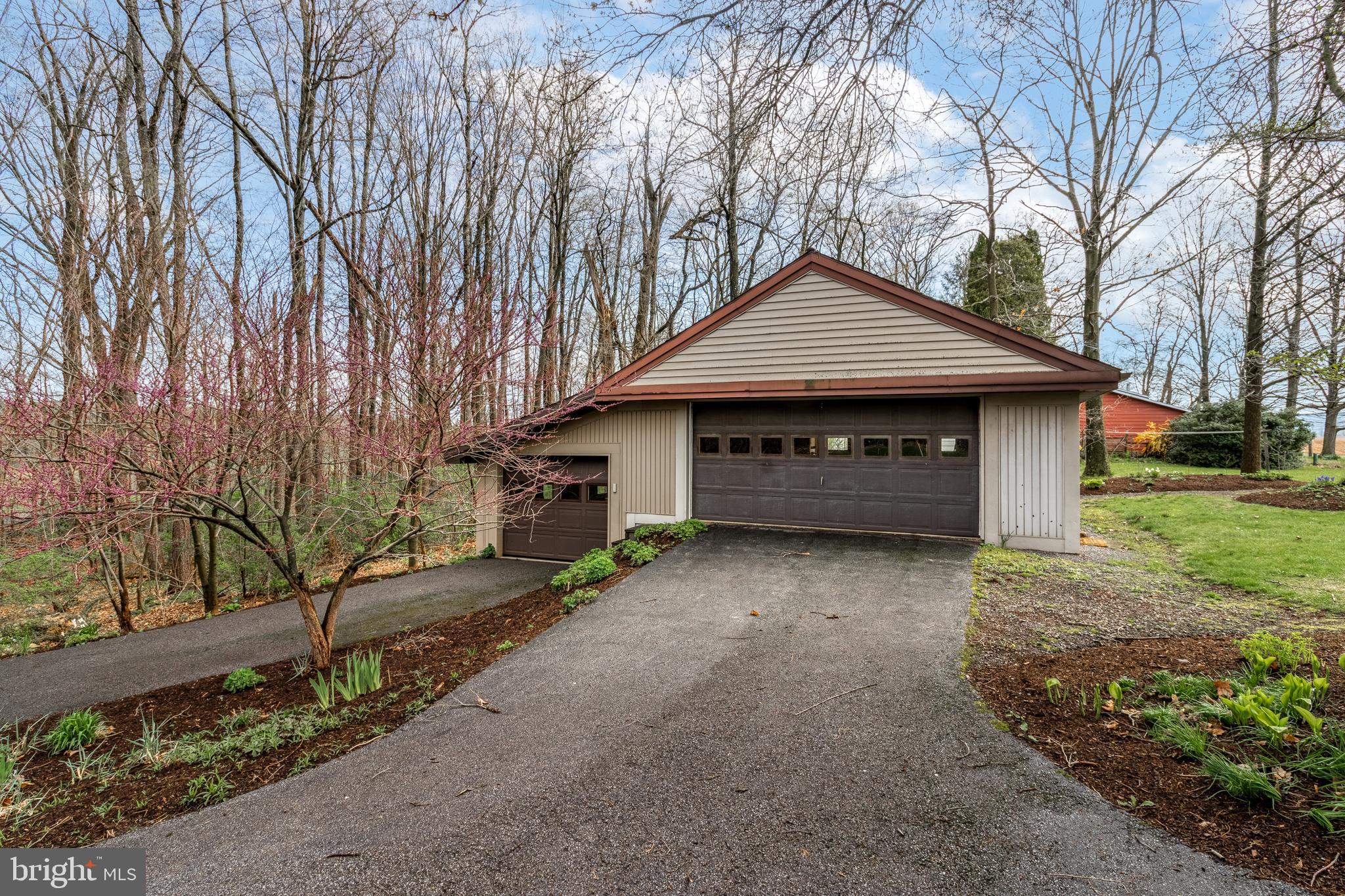2287 Spruce Creek Rd