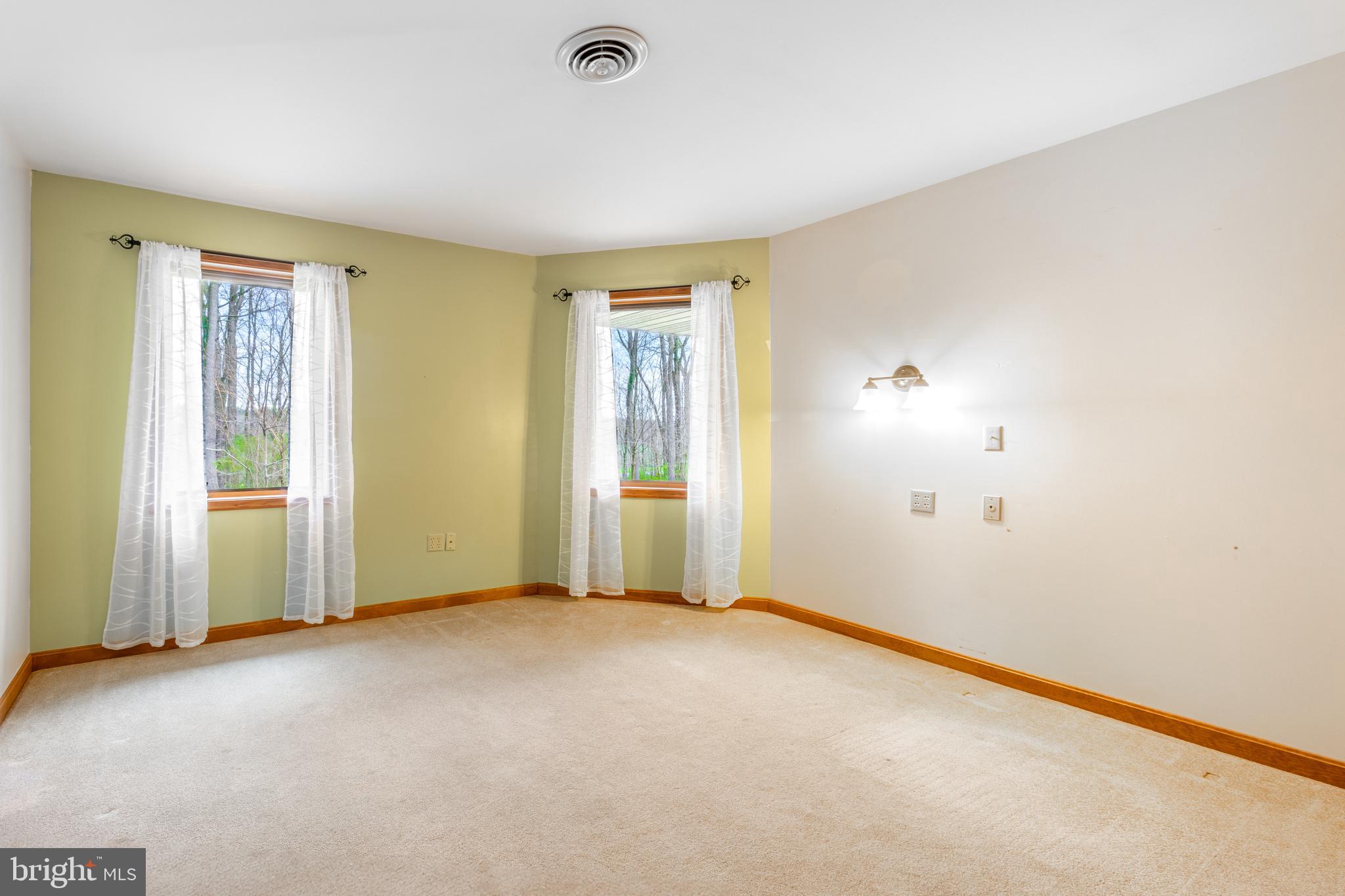 2287 Spruce Creek Rd