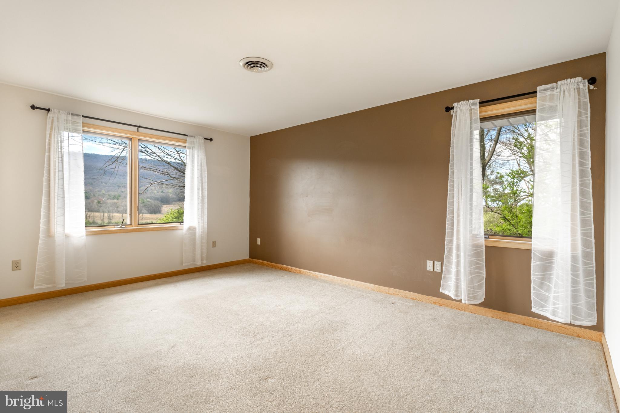 2287 Spruce Creek Rd