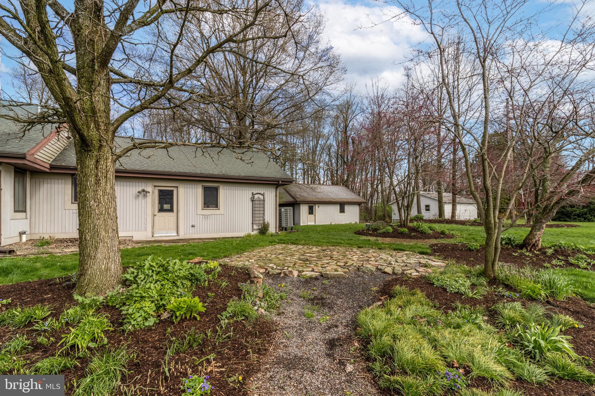 2287 Spruce Creek Rd