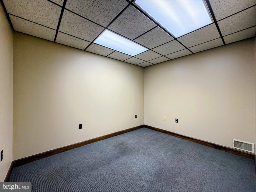 1464 N MAIN STREET Unit: 9