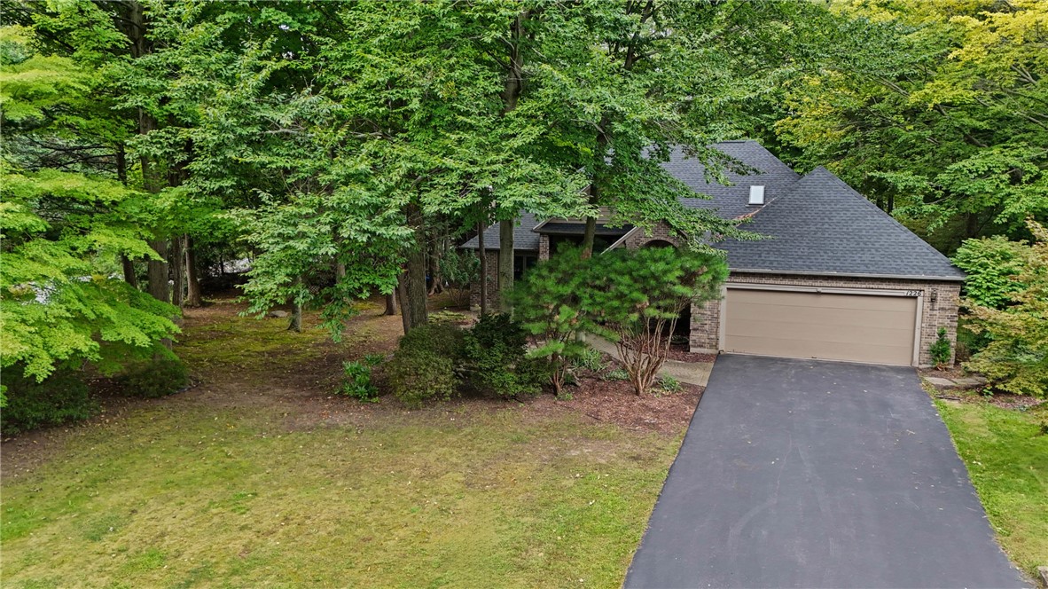 1226 Stafford Crescent