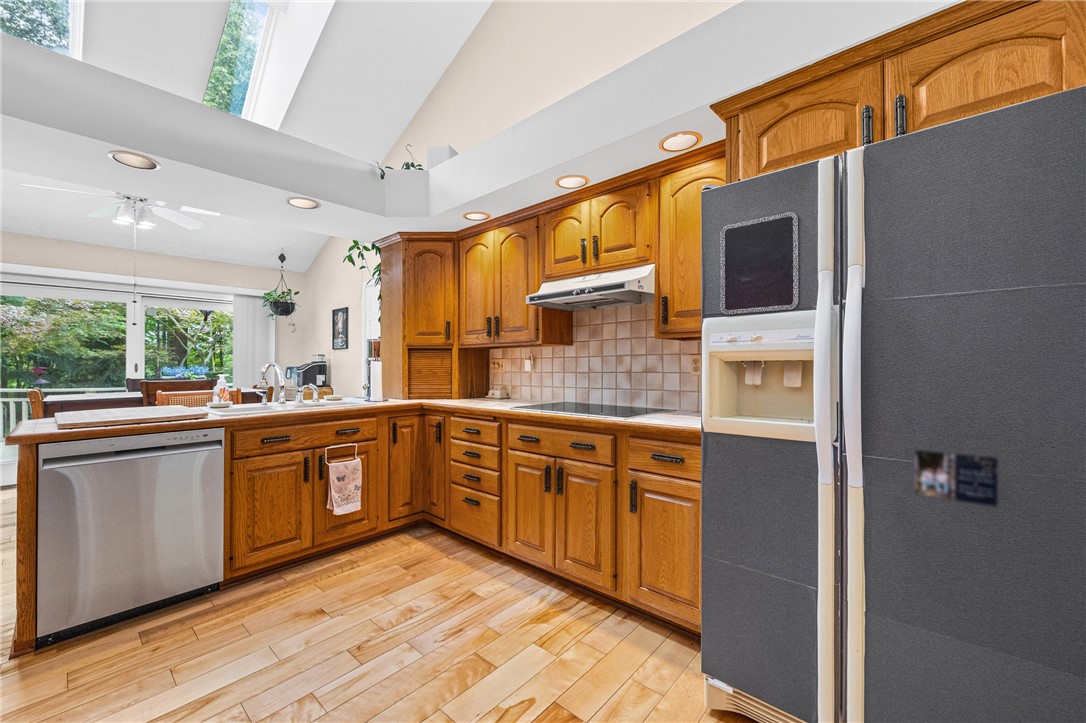 1226 Stafford Crescent