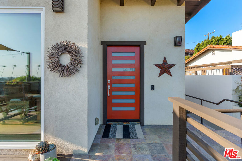 2141 El Jardin Avenue