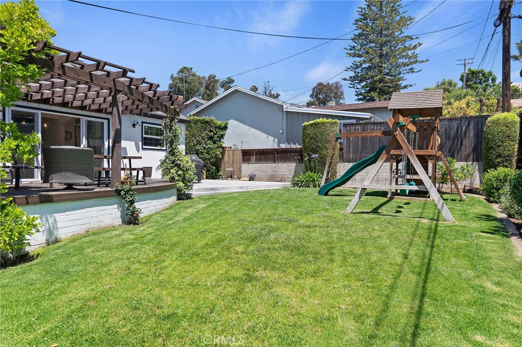 386 Dorothy Avenue