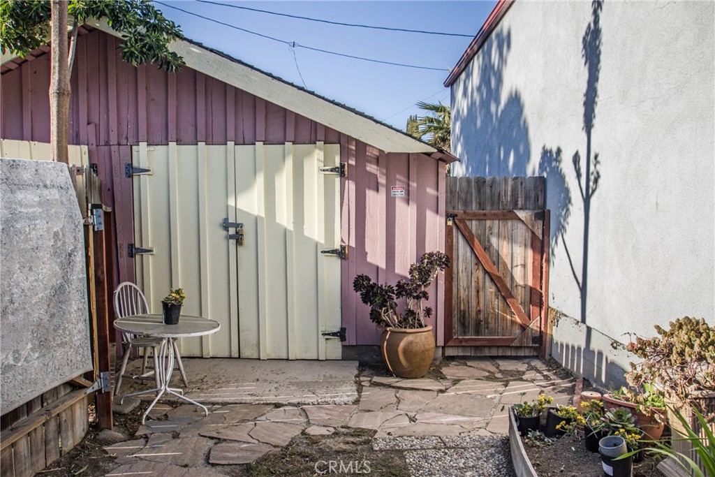 967 E Thompson Boulevard