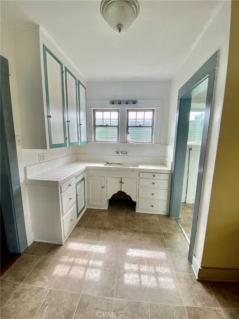 967 E Thompson Boulevard