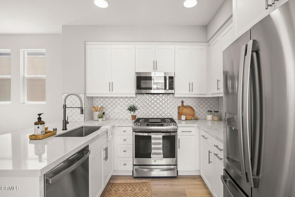 1260 E Thompson Boulevard 101