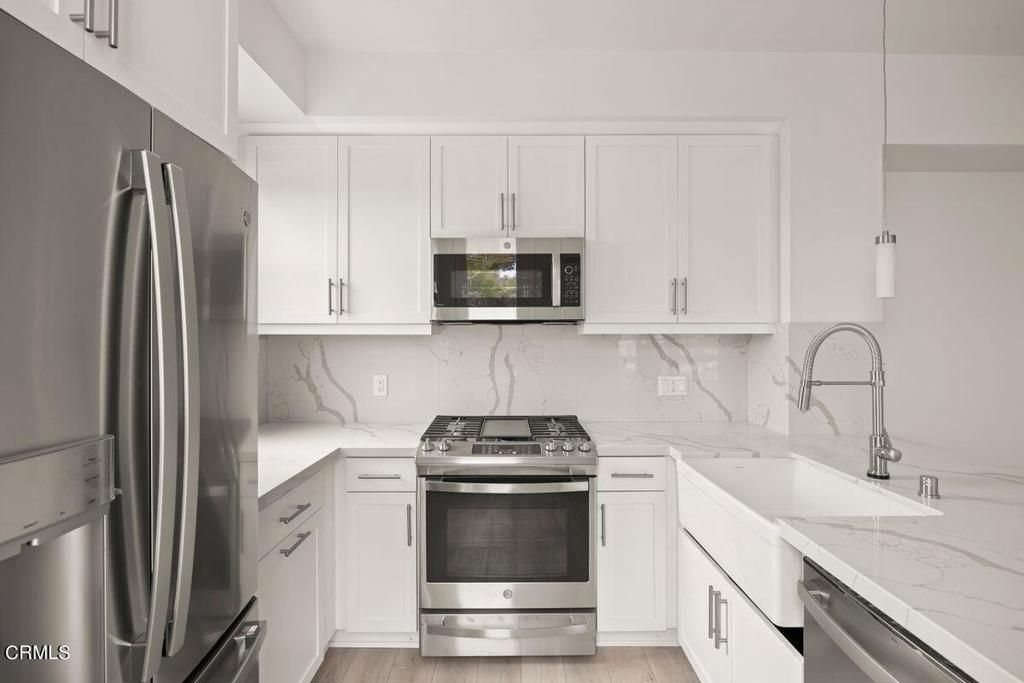 1260 E Thompson Boulevard 103