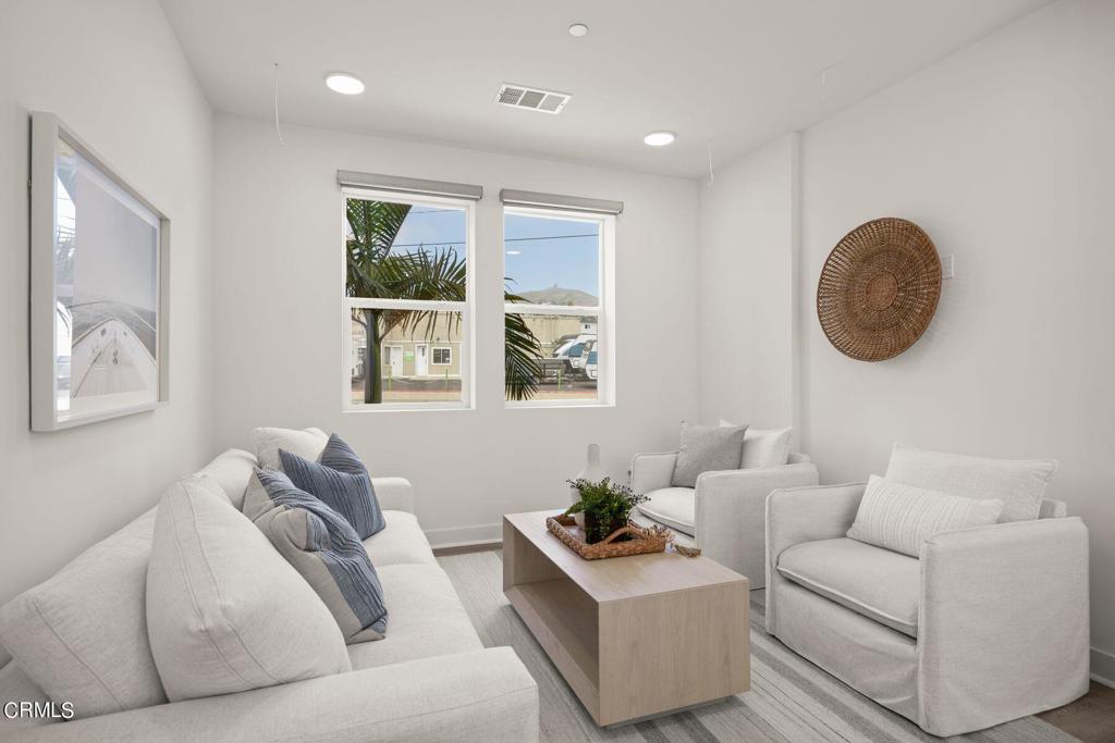 1230 E Thompson Boulevard 102