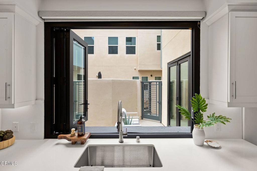 1230 E Thompson Boulevard 102