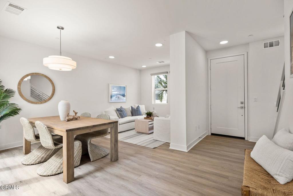 1230 E Thompson Boulevard 102