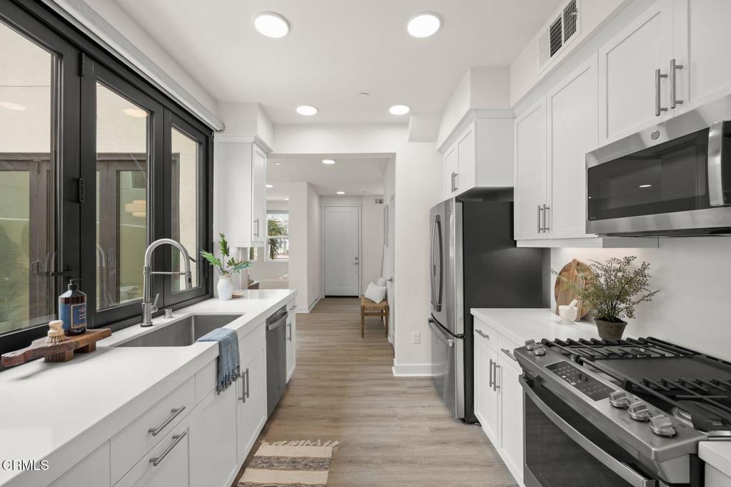 1230 E Thompson Boulevard 102