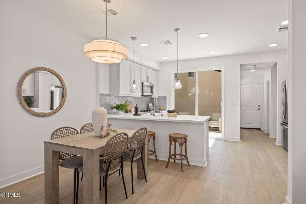 1230 E Thompson Boulevard 103