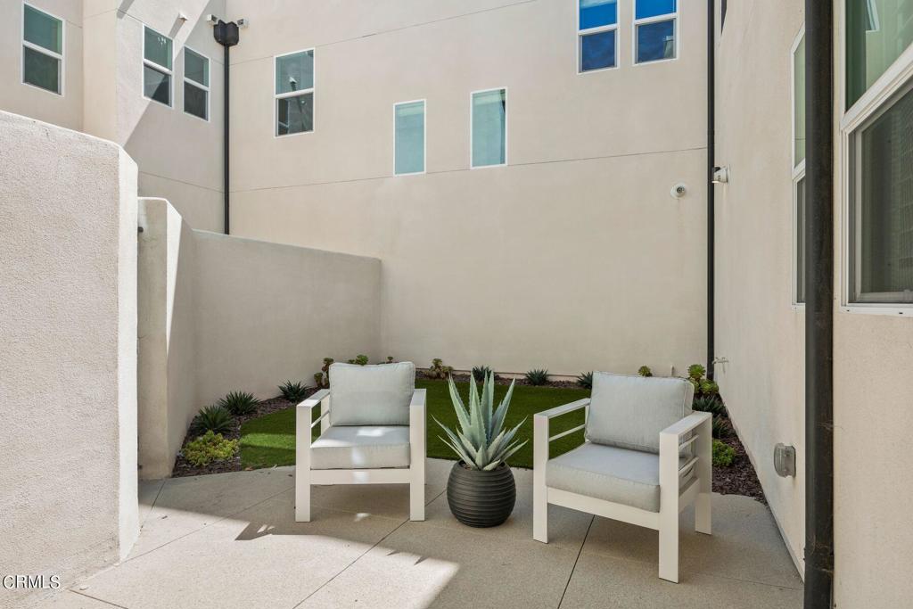 1230 E Thompson Boulevard 103
