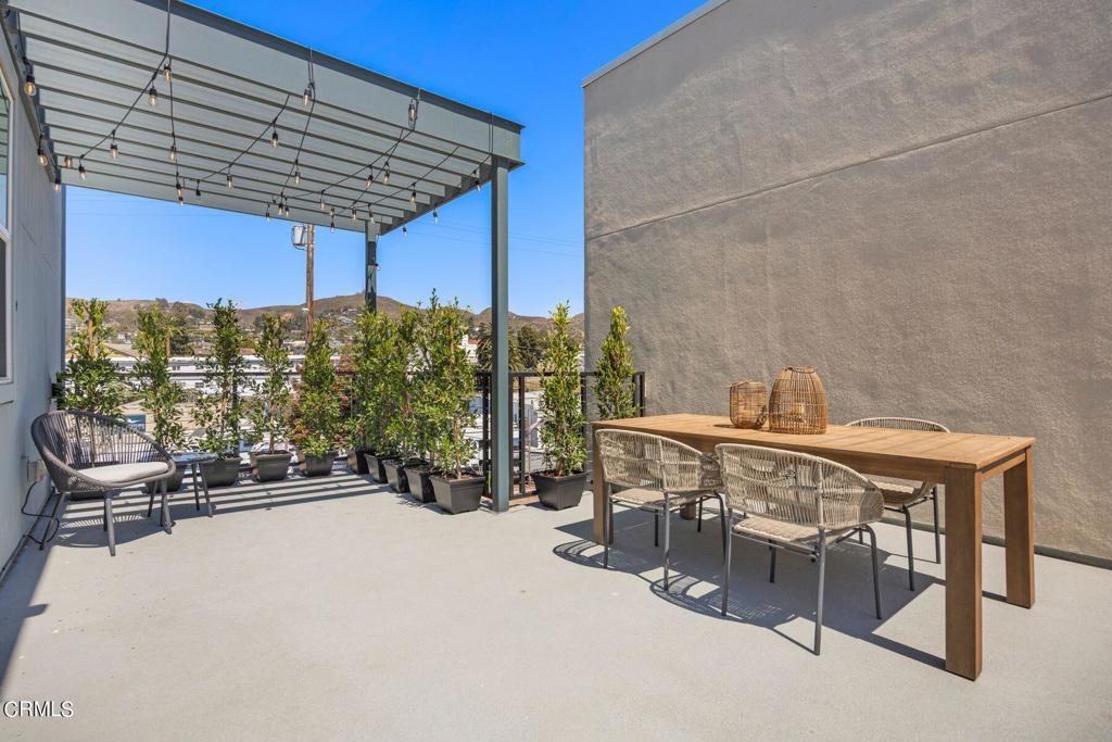 1230 E Thompson Boulevard 103