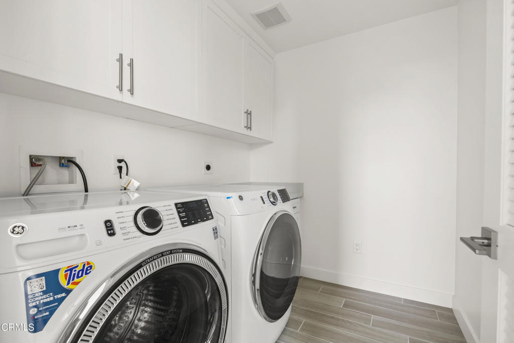 1276 E Thompson Boulevard 104