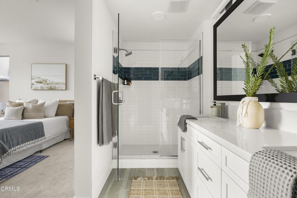 1276 E Thompson Boulevard 104