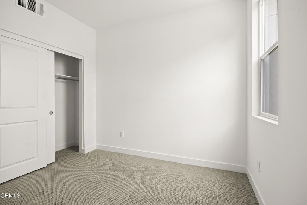 1276 E Thompson Boulevard 104