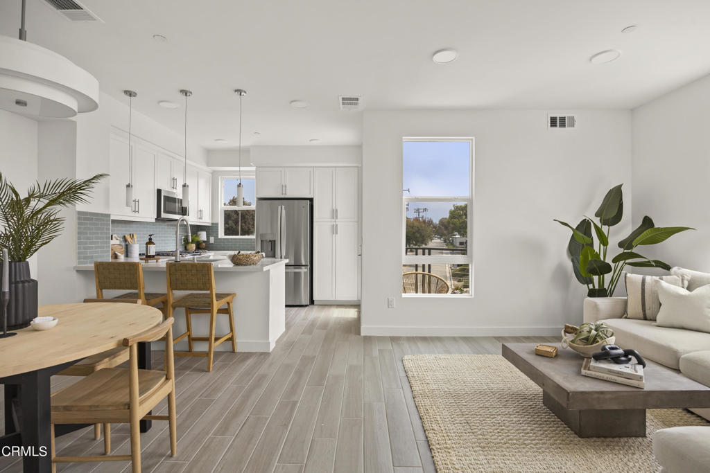 1276 E Thompson Boulevard 104