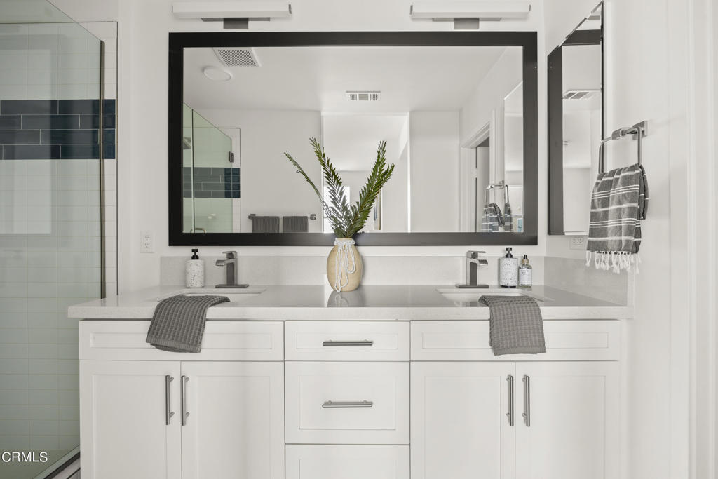 1276 E Thompson Boulevard 104