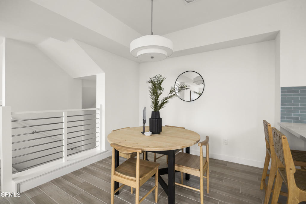 1276 E Thompson Boulevard 104