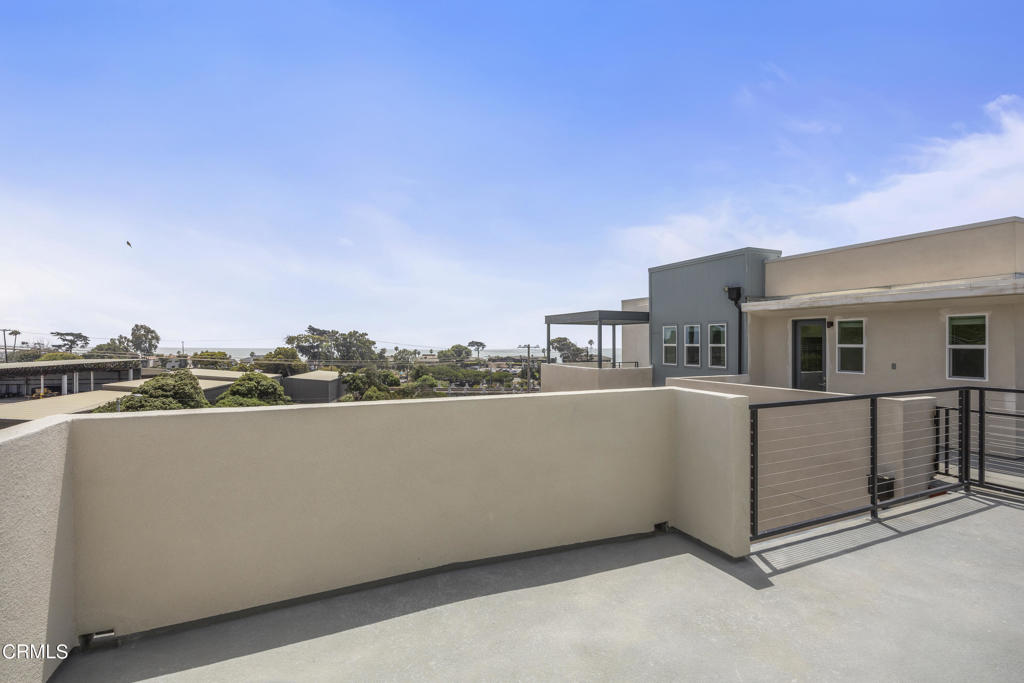 1276 E Thompson Boulevard 104