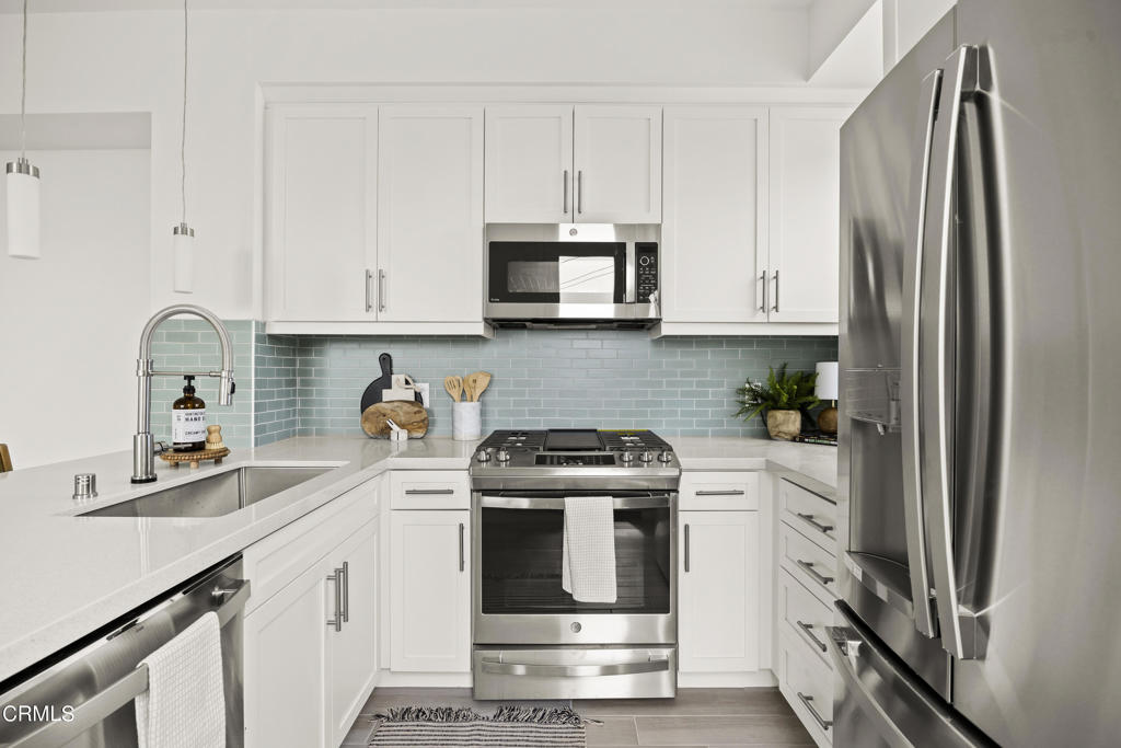 1276 E Thompson Boulevard 104