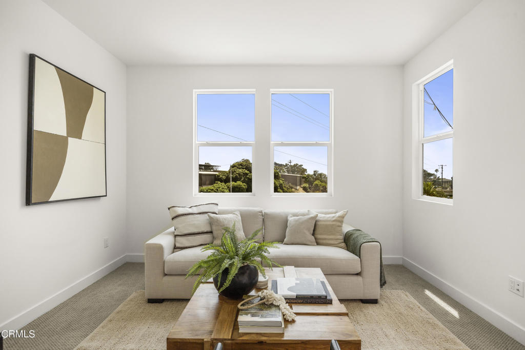 1276 E Thompson Boulevard 104