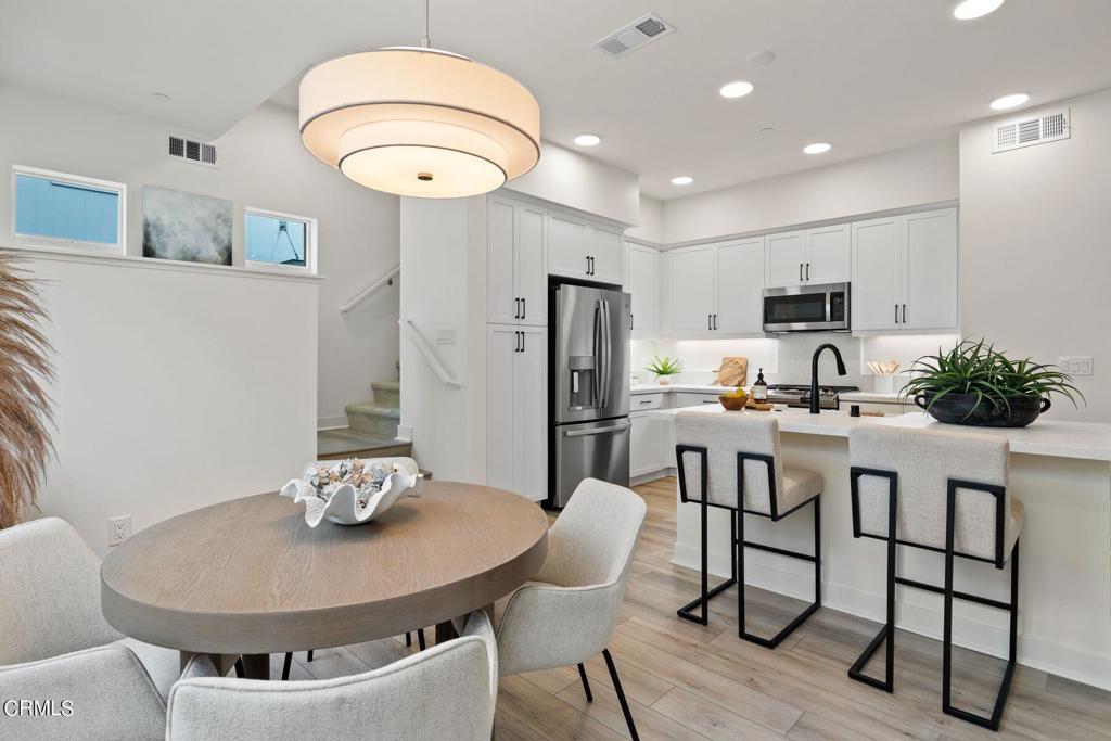1244 E Thompson Boulevard 103