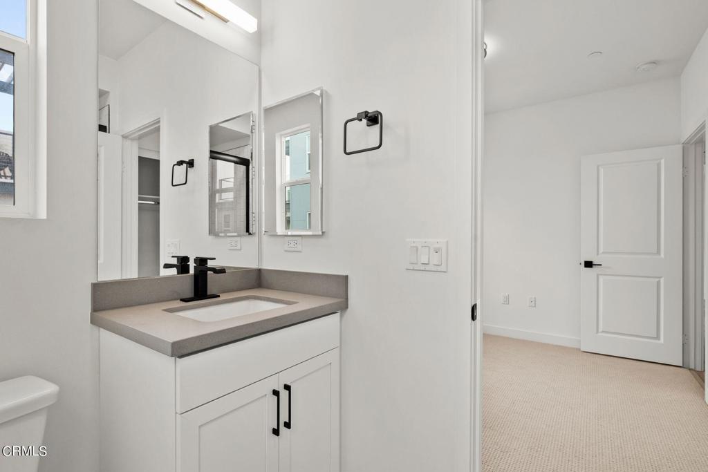 1244 E Thompson Boulevard 103