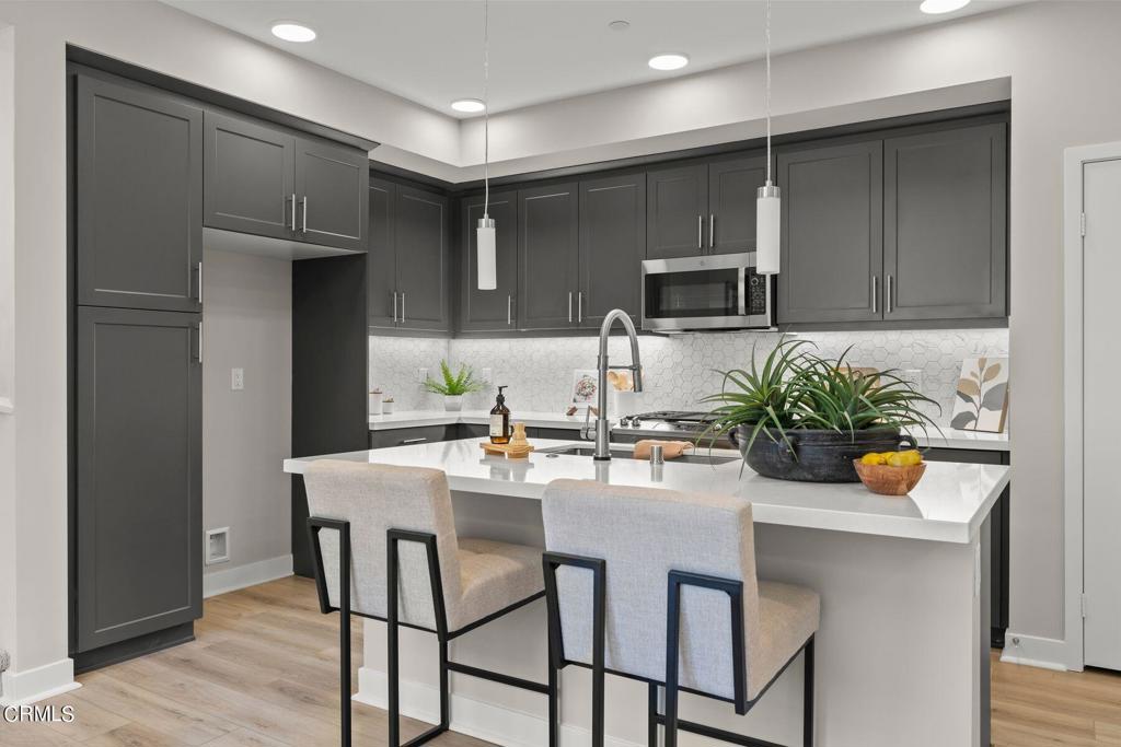 1244 E Thompson Boulevard 104