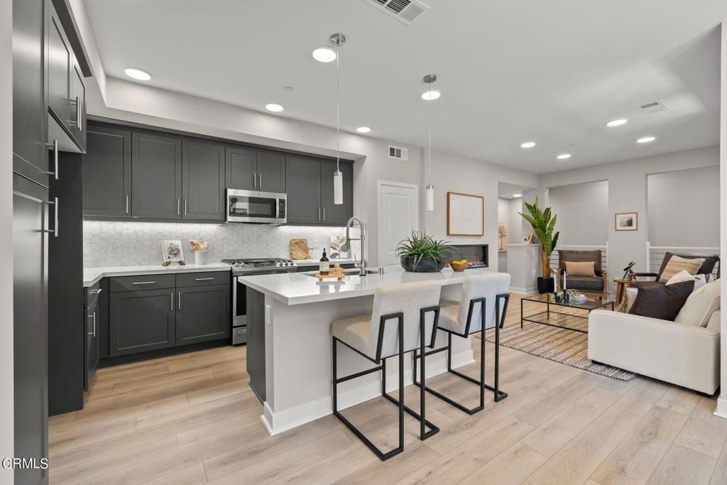 1244 E Thompson Boulevard 104