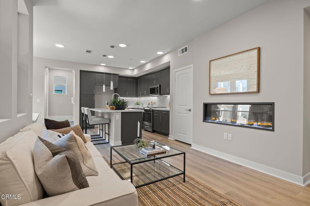 1244 E Thompson Boulevard 104
