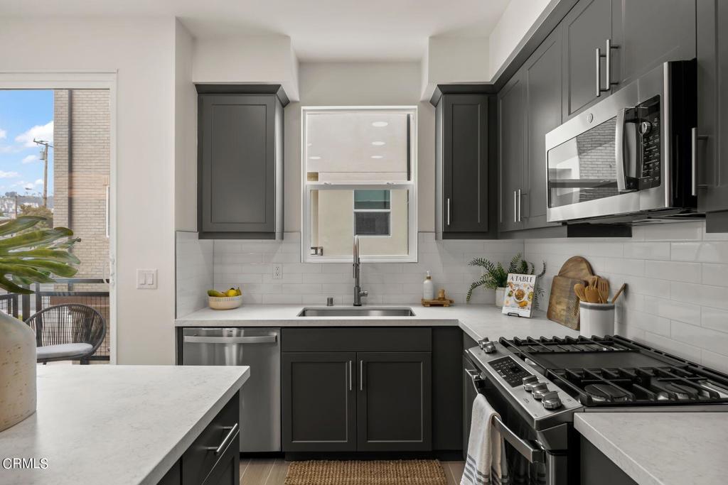 1290 E Thompson Boulevard 106