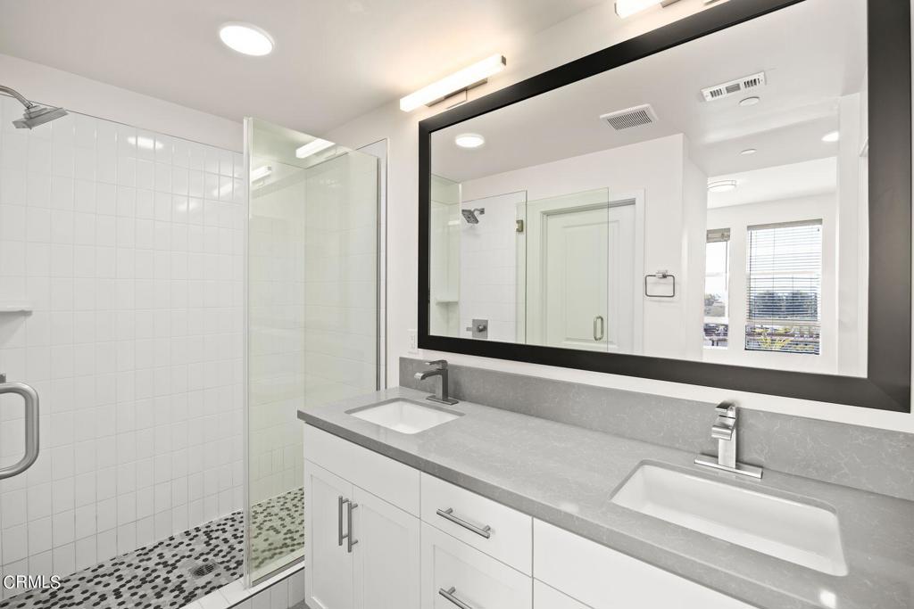 1260 E Thompson 106