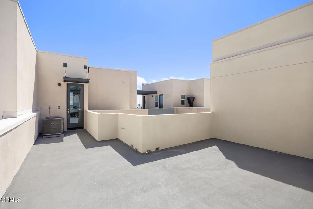 1260 E Thompson 106