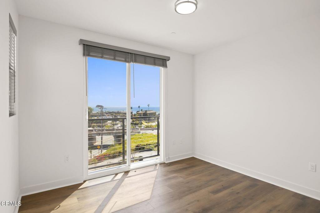 1260 E Thompson 106