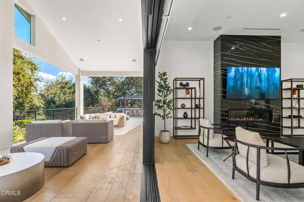 4187 Oak Place Drive