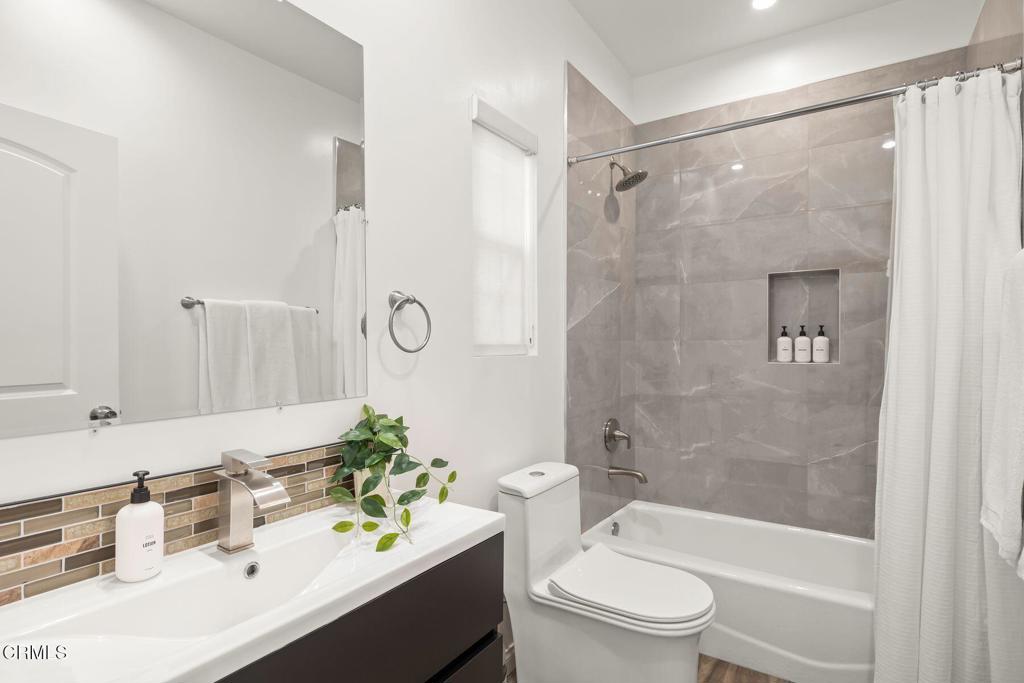 4187 Oak Place Drive