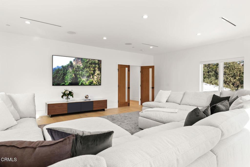 4187 Oak Place Drive